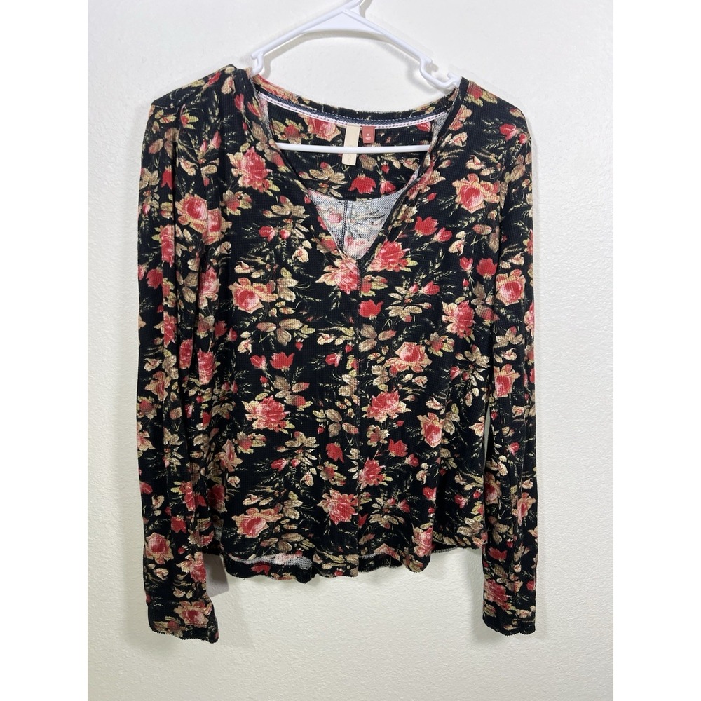 Anthropologie Pilcro M Floral Waffle Thermal Top Black Rose Split Neck Fairy